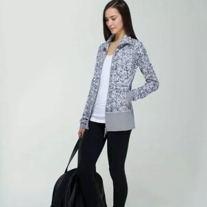 Lululemon Rare Nice Asana Jacket size 4